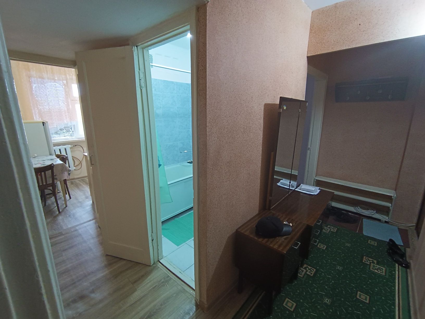 Продам 2х квартиру, 5 этаж, мкр. Акбулак, дом 25.