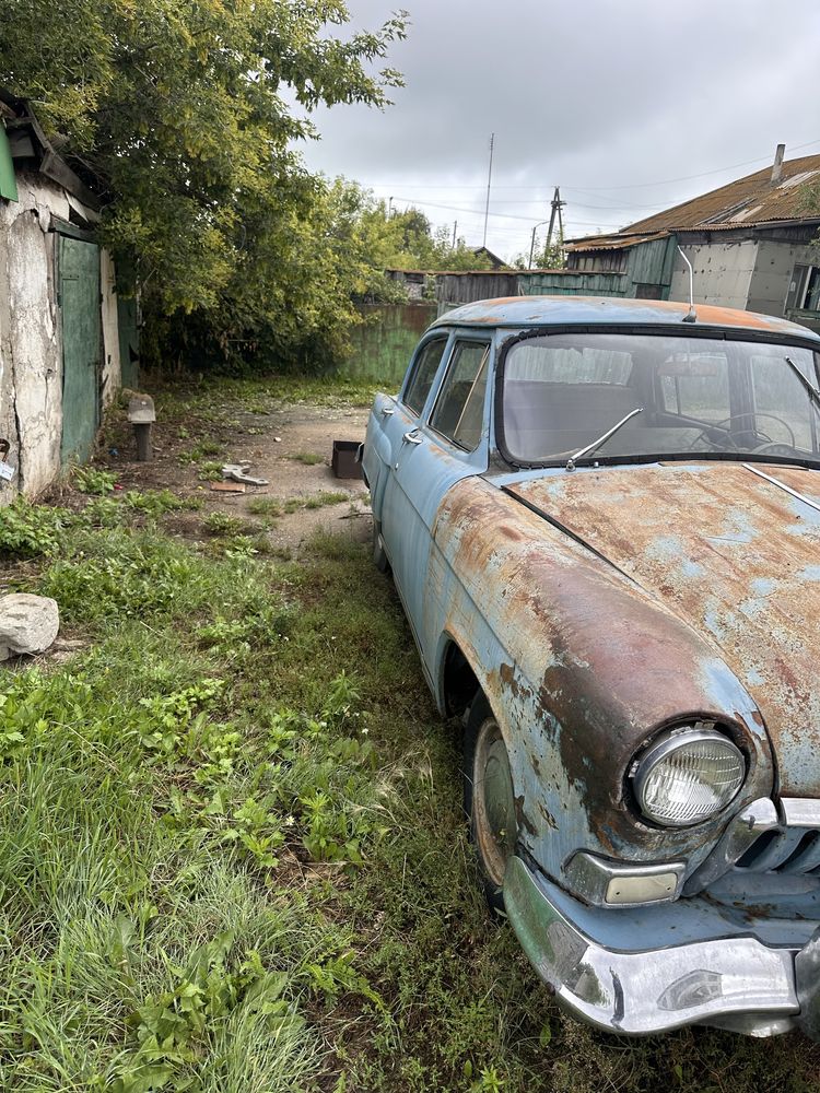 Волга 21, 1960 года была на ходу стоит уже несколткл лет