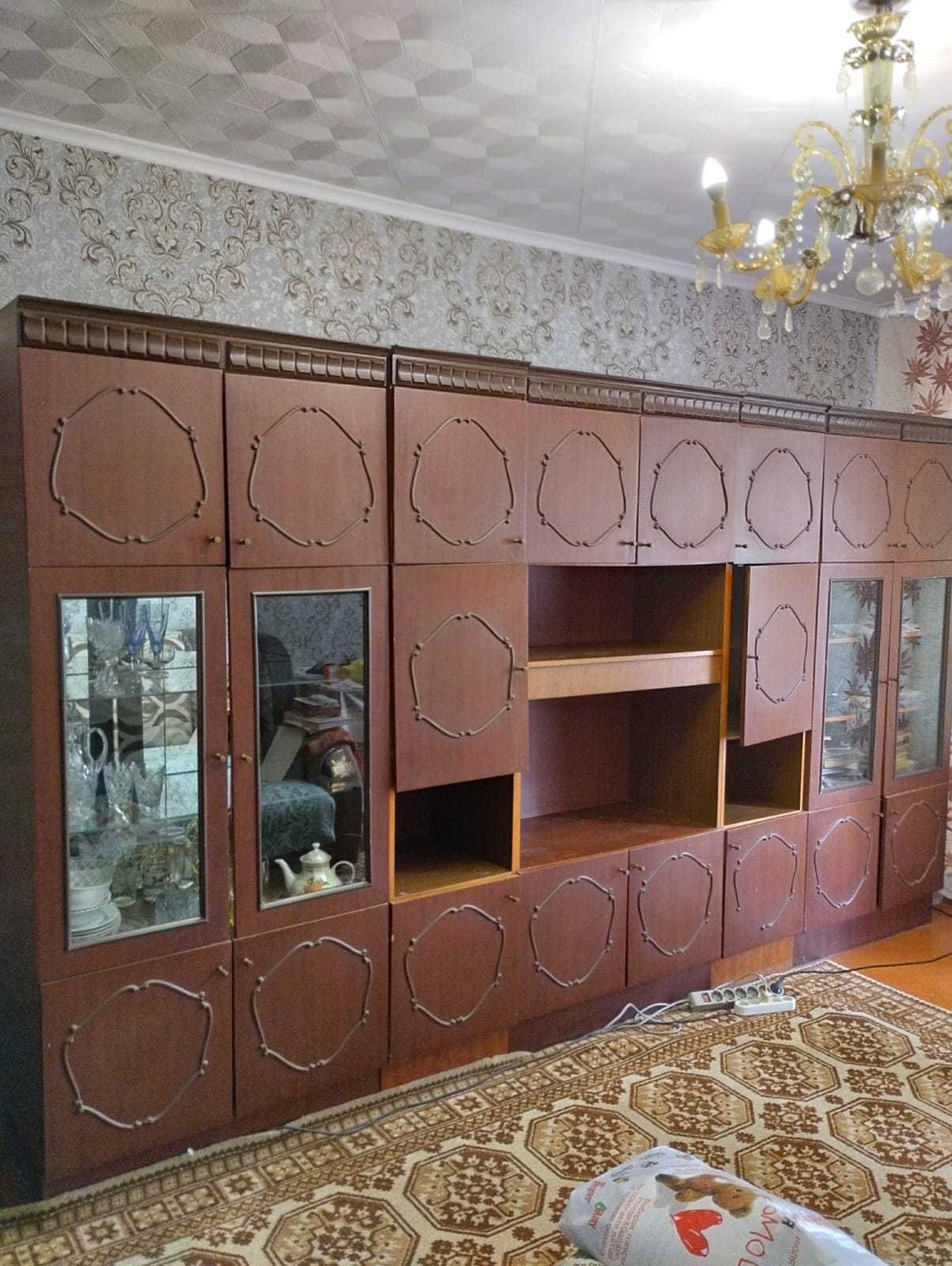 Диван и Стенка из 5 шкафов