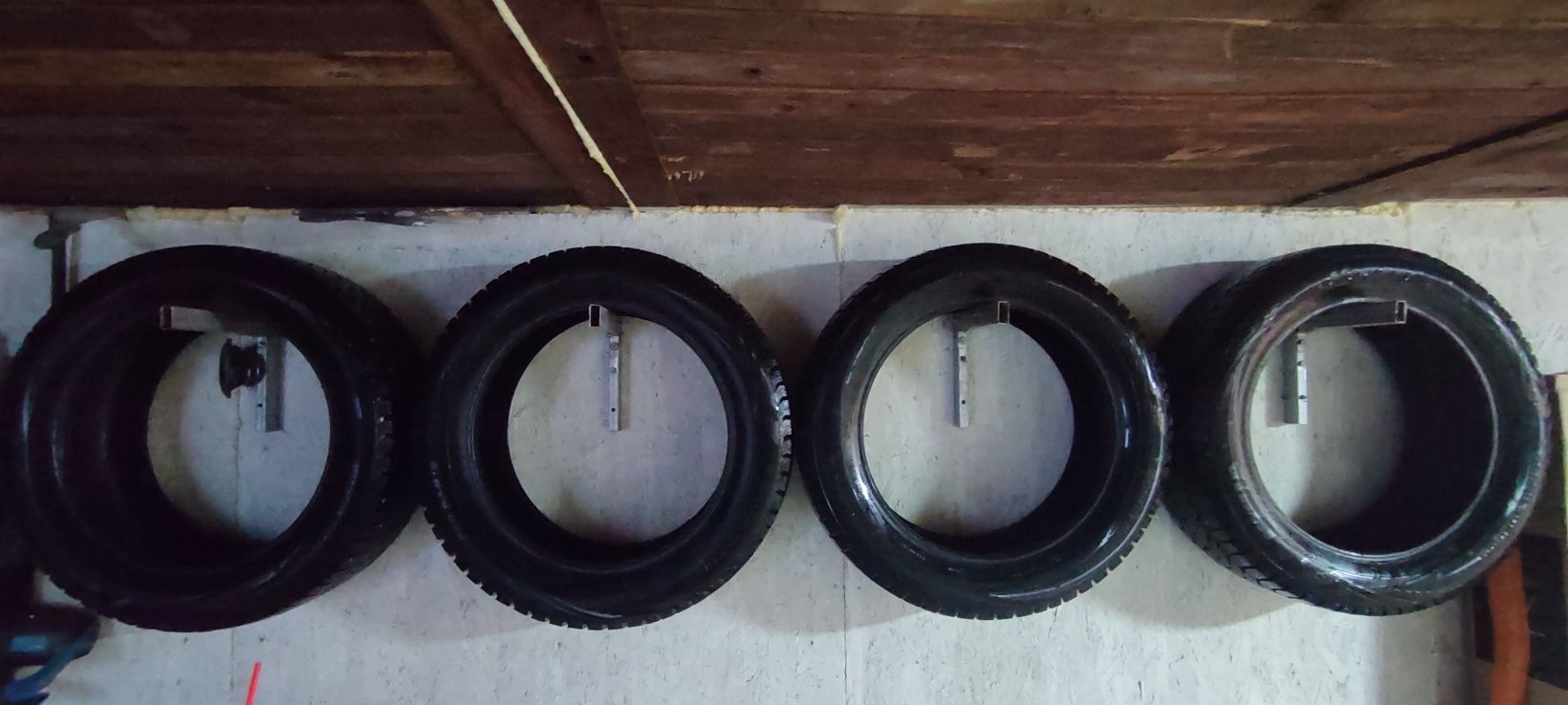 Продам зимние шины