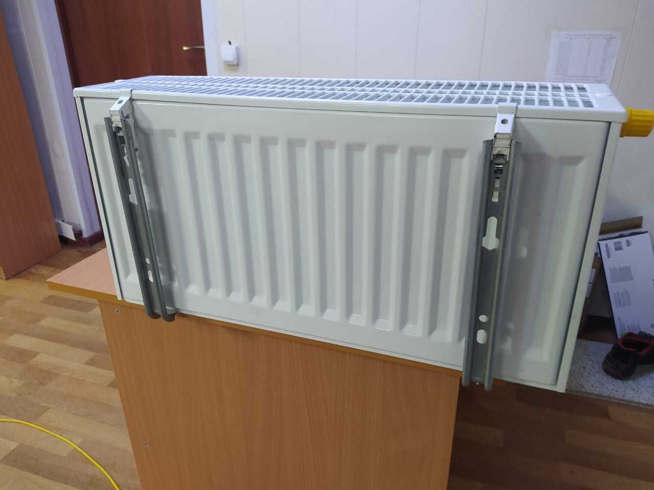 Кронштейн крепление для панельных радиаторов отопления