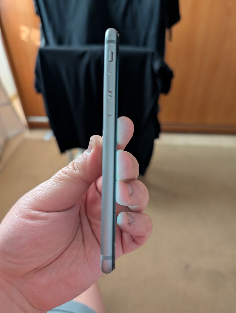 Продам iPhone 6 16Gb