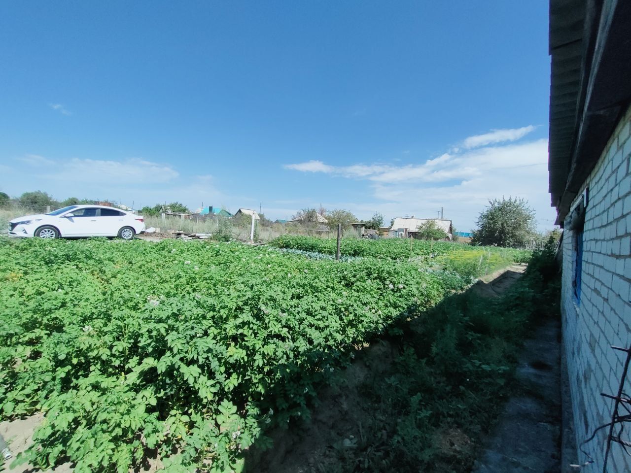 Продаётся дача зимнего варианта. Участок большой 20 соток.