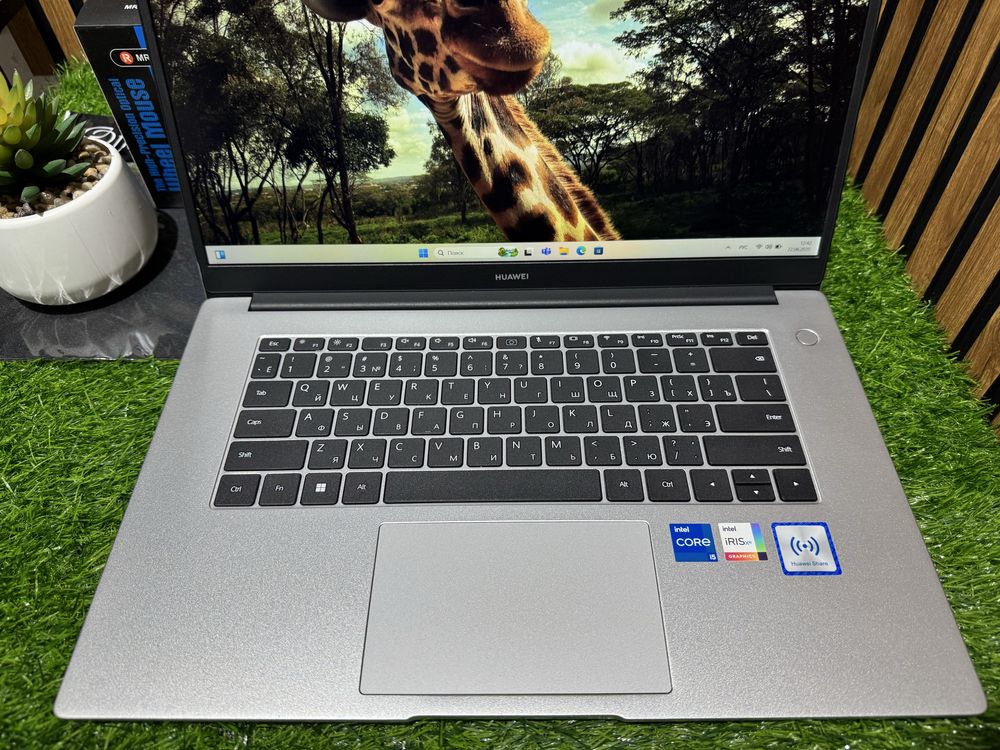 Мощный Ноутбук Huawei MateBook D15 Core i5/Iris Xe Graphics/8GB/SSD512