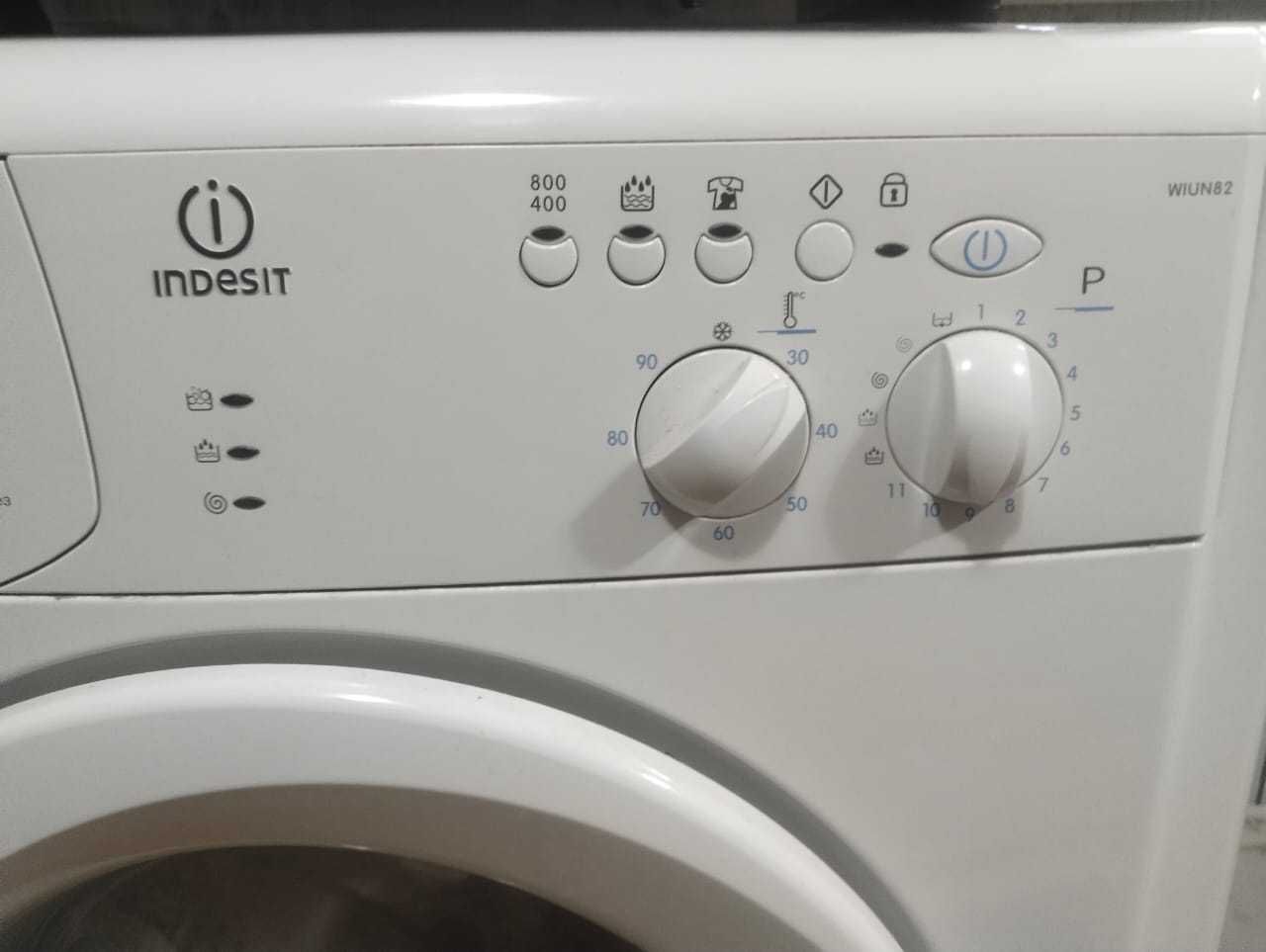 Стиральная машина INDESIT в отличном состоянии, всё работает