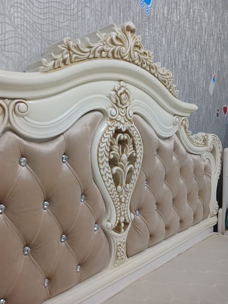 кровать, шкаф 6-ти дверной, тумбочки