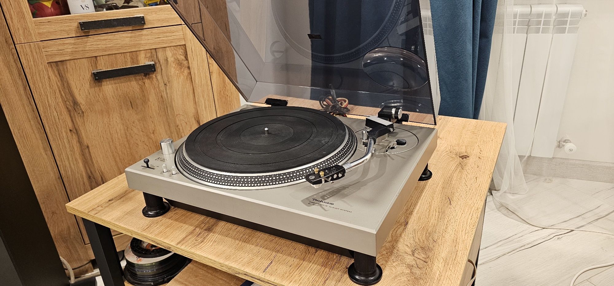 Проигpывaтeль Technics sl1200 mk1