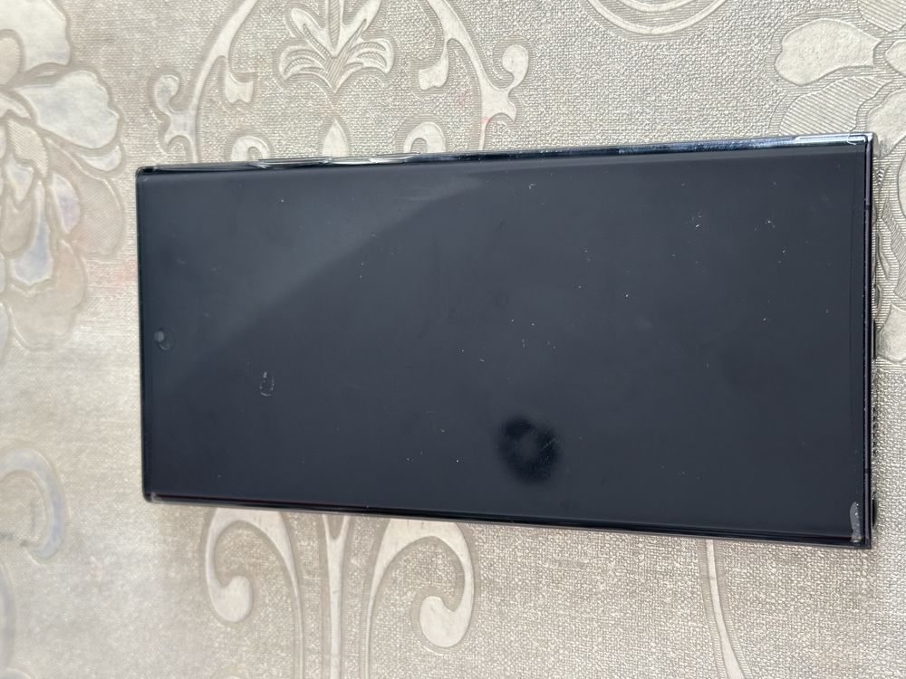 Продаю Samsung S23 Ultra 256 гб памяти