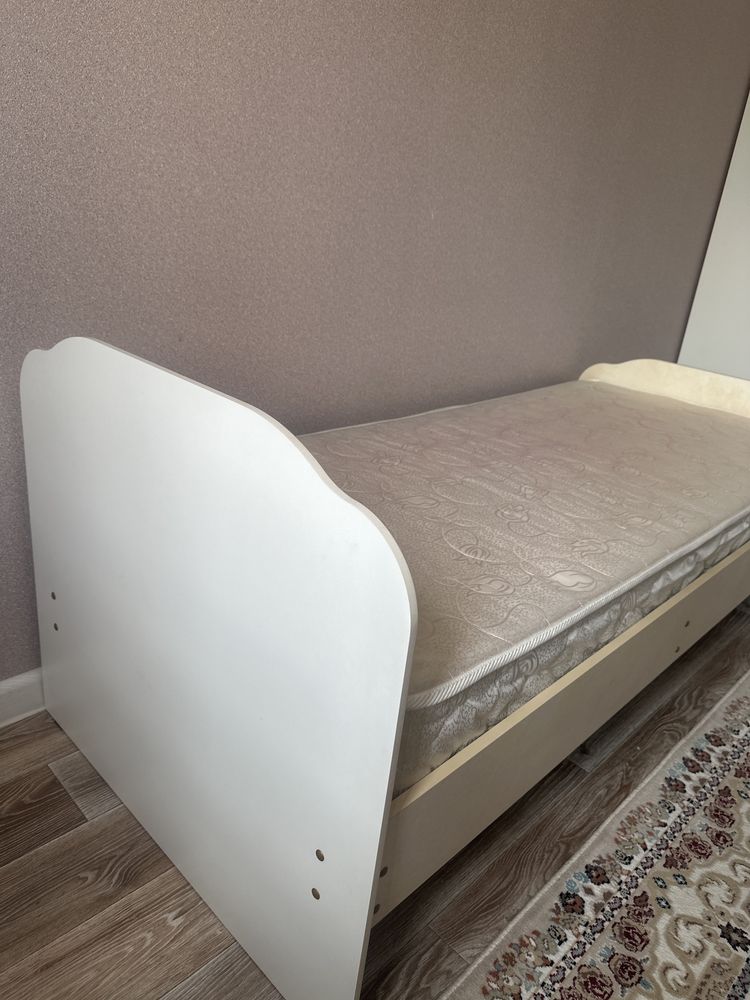Продаётся одна спальная кровать размером 190x80
