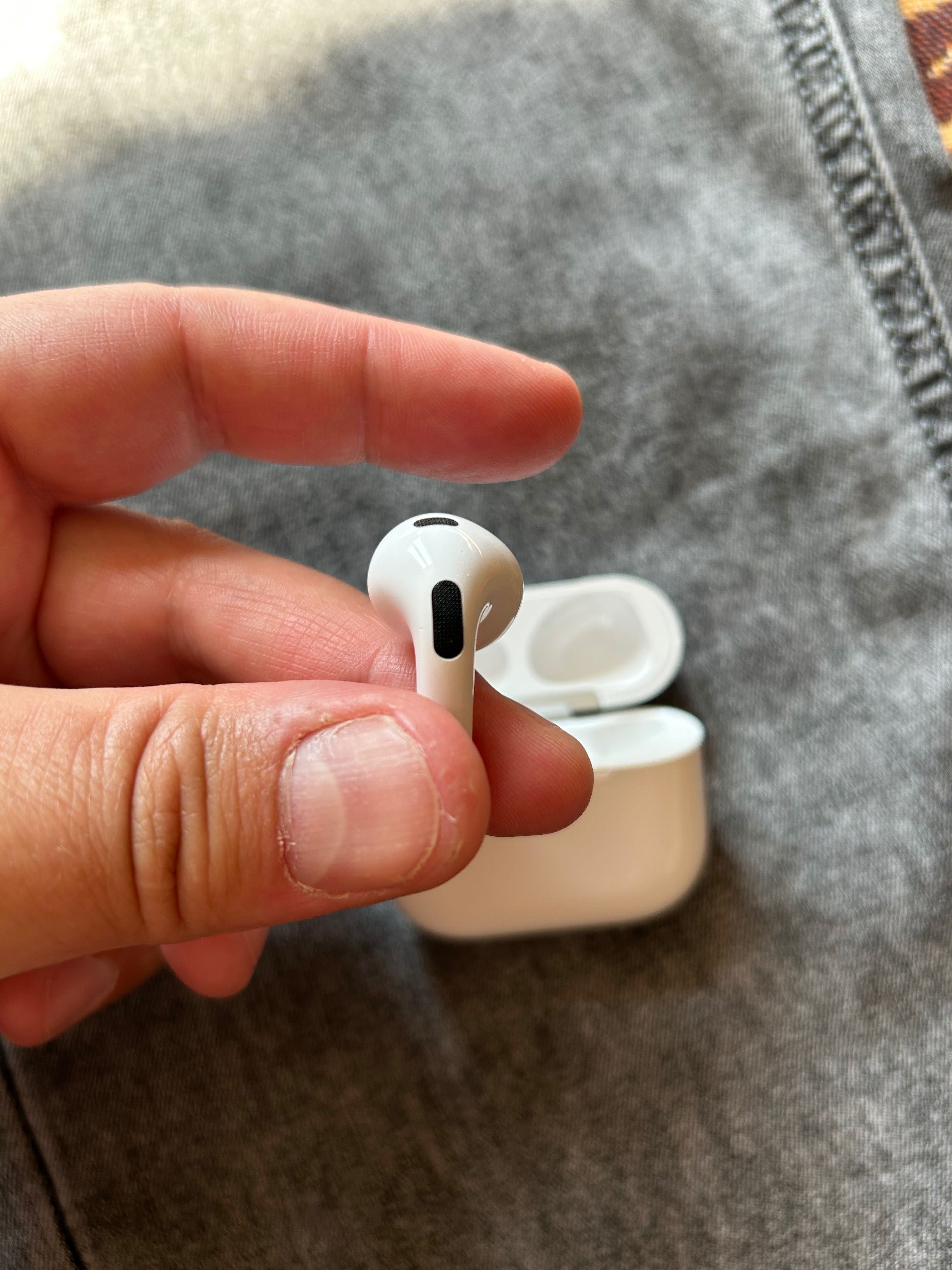 Apple AirPods 3 (Правый Наушник + Кейс)