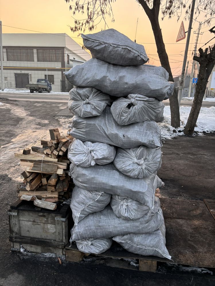 Продам Шубаркулский уголь по мешках и дрова