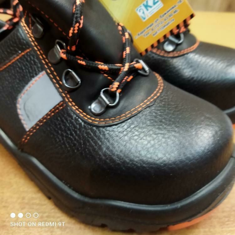 Продам спецобувь 38 рр
