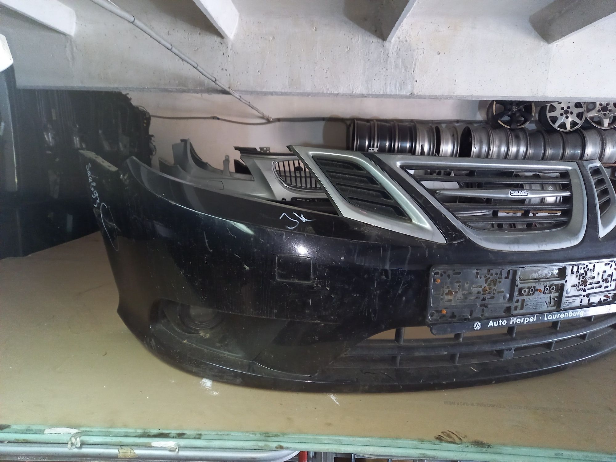 Бампер передний на Saab 93
