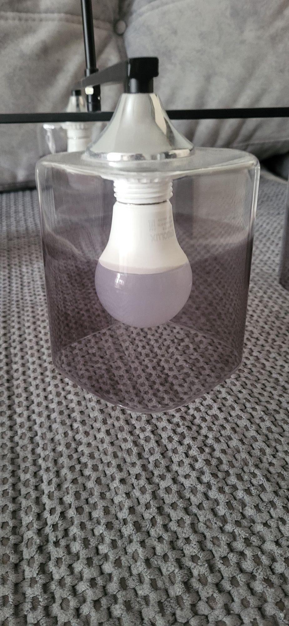 Продам люстру продам
