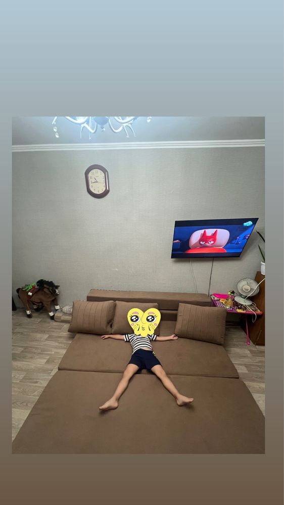 Бескаркасный диван