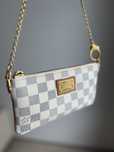 Клатч Louis Vuitton