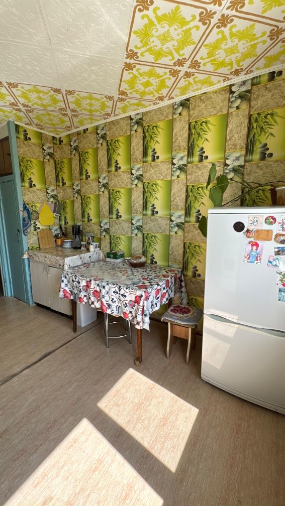 Продам 1,5 квартиру на микрорайоне, улица Жукова 41, 5 этаж,