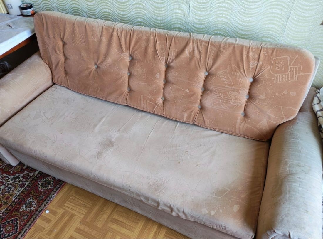 Отдам даром кровати и диван