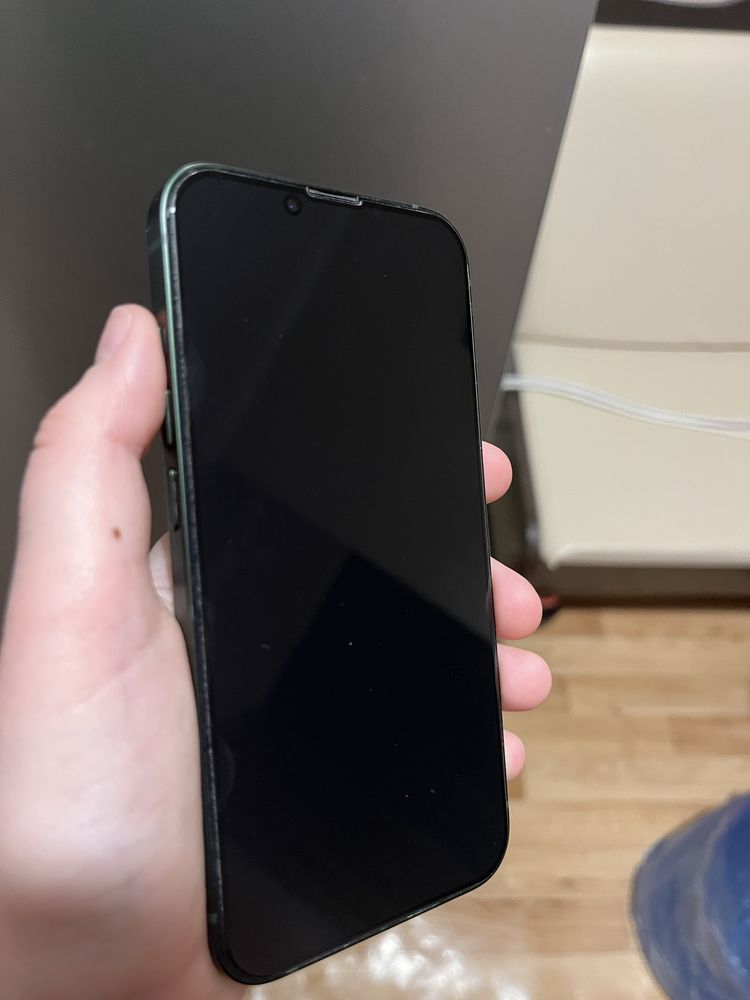 Продам iPhone 13
