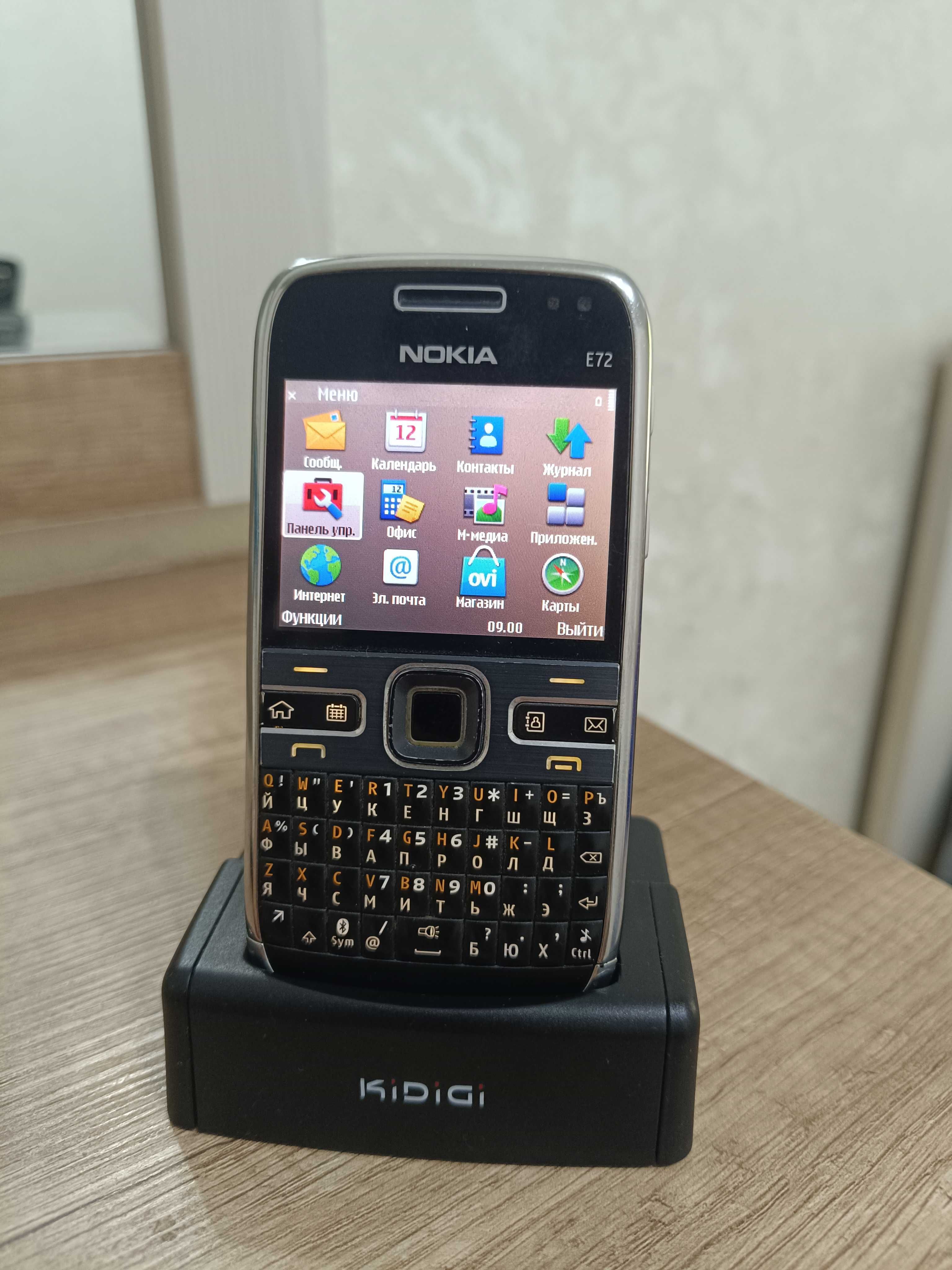 Nokia E72 с Док Станцией Original