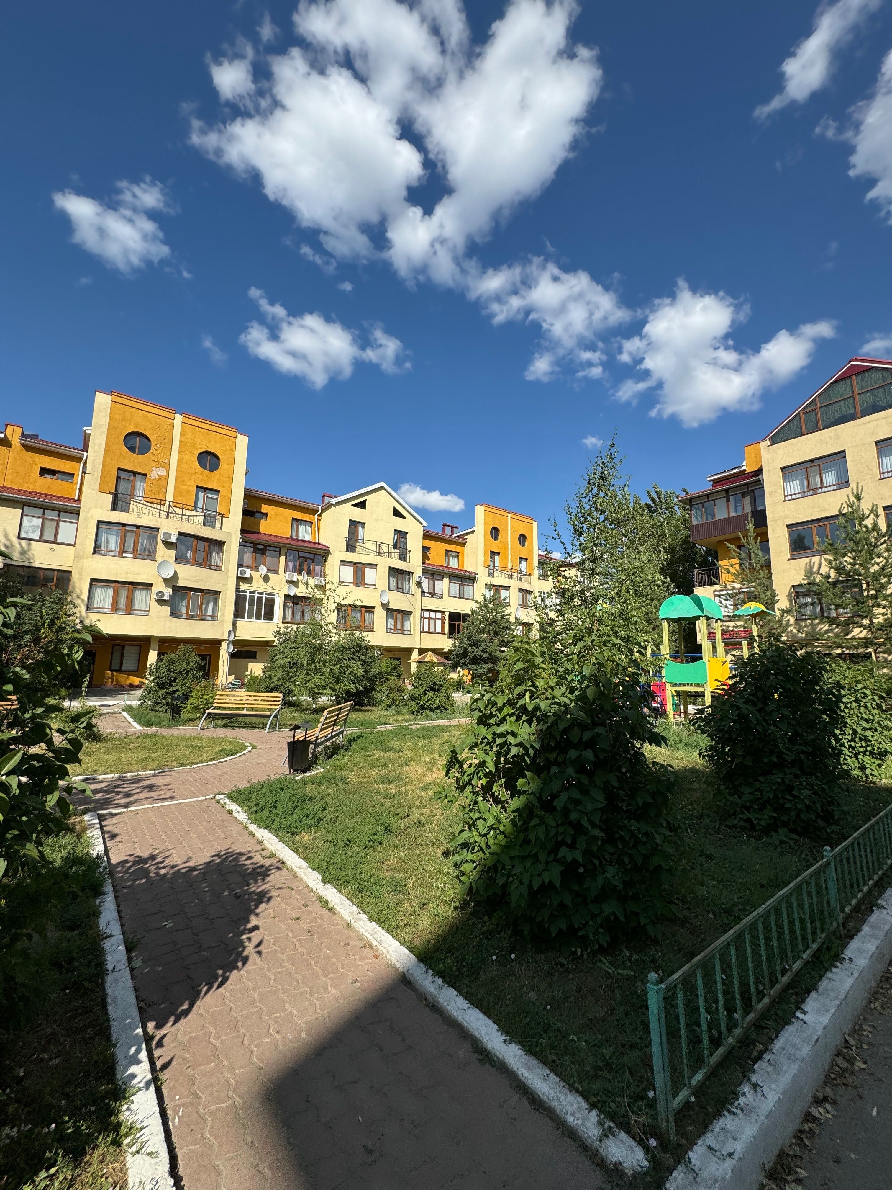 Продам 5-ти комн. квартиру по пр.Санкибай батыра 253/6