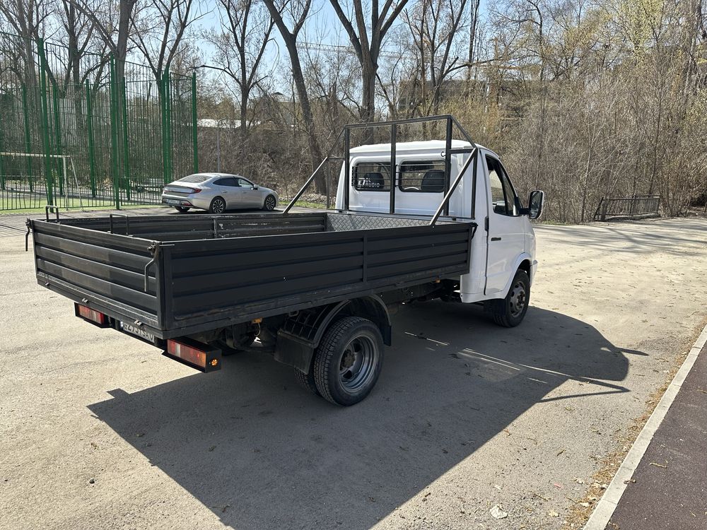 Продам бортовую Газель 3302