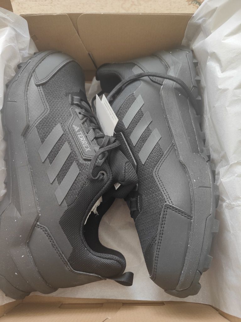 Продам Кроссовку Adidas Terrex AX4 41 и 42 размера. Оригинал 100%