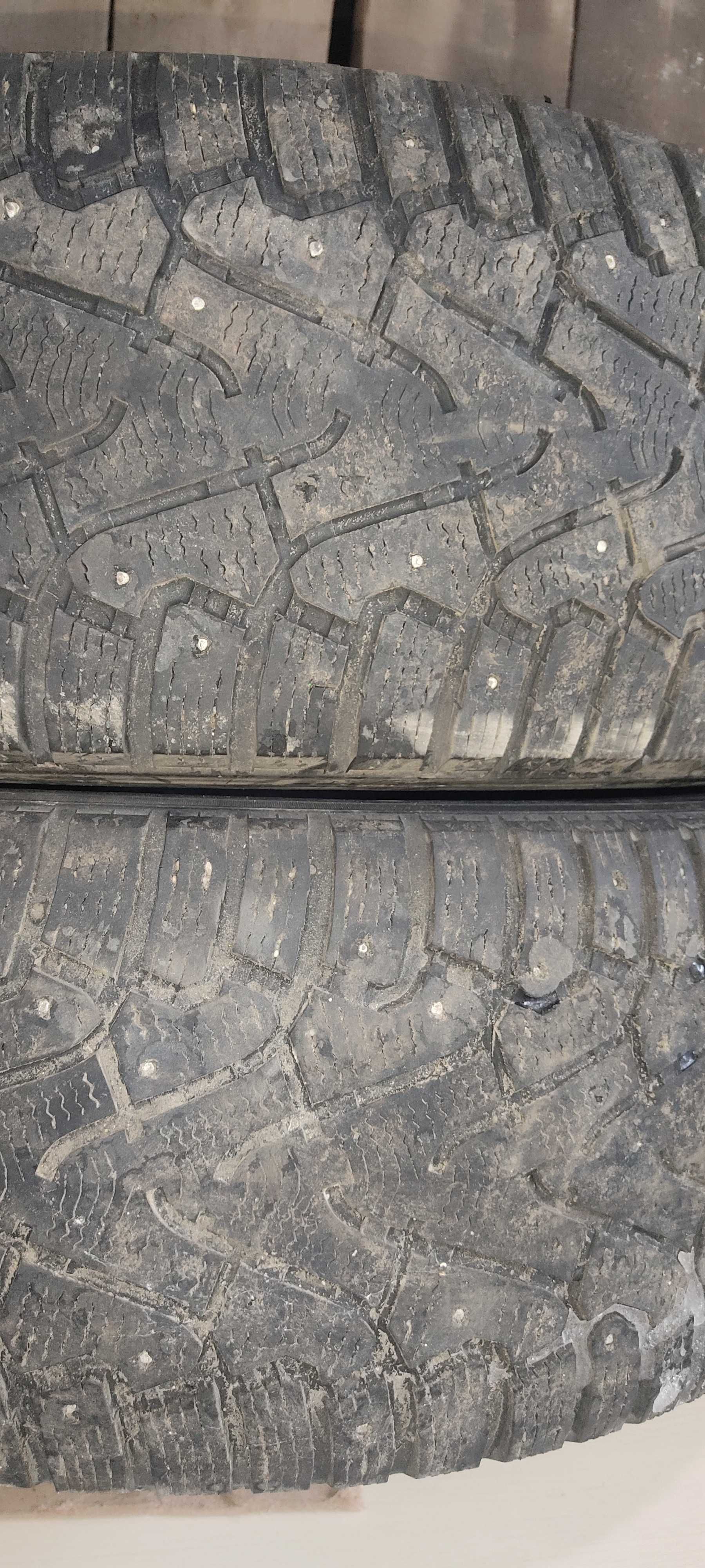 Продам пару шин  Pirelli на запаску за 7000