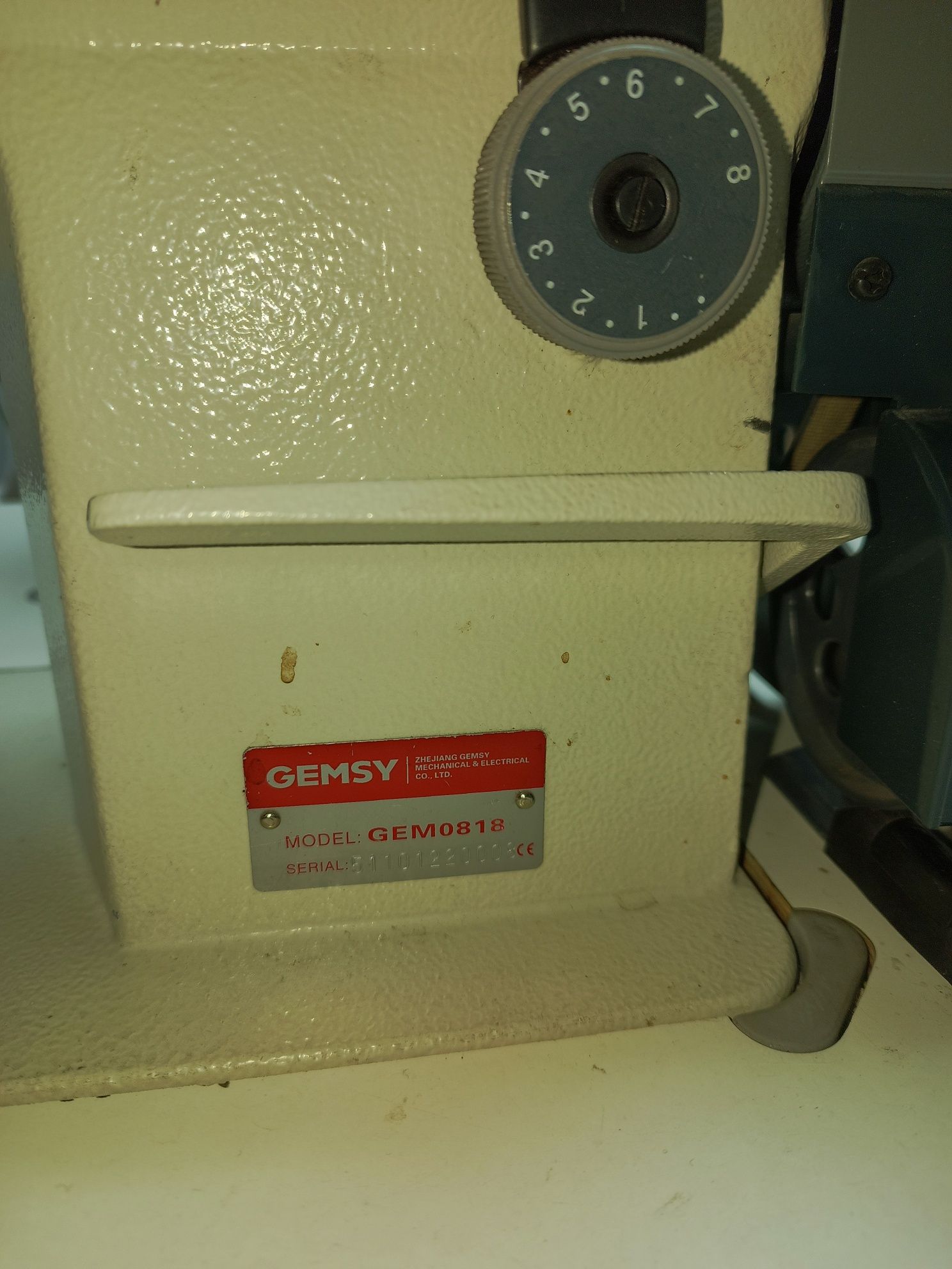 Продам швейную машинку Gemsy
