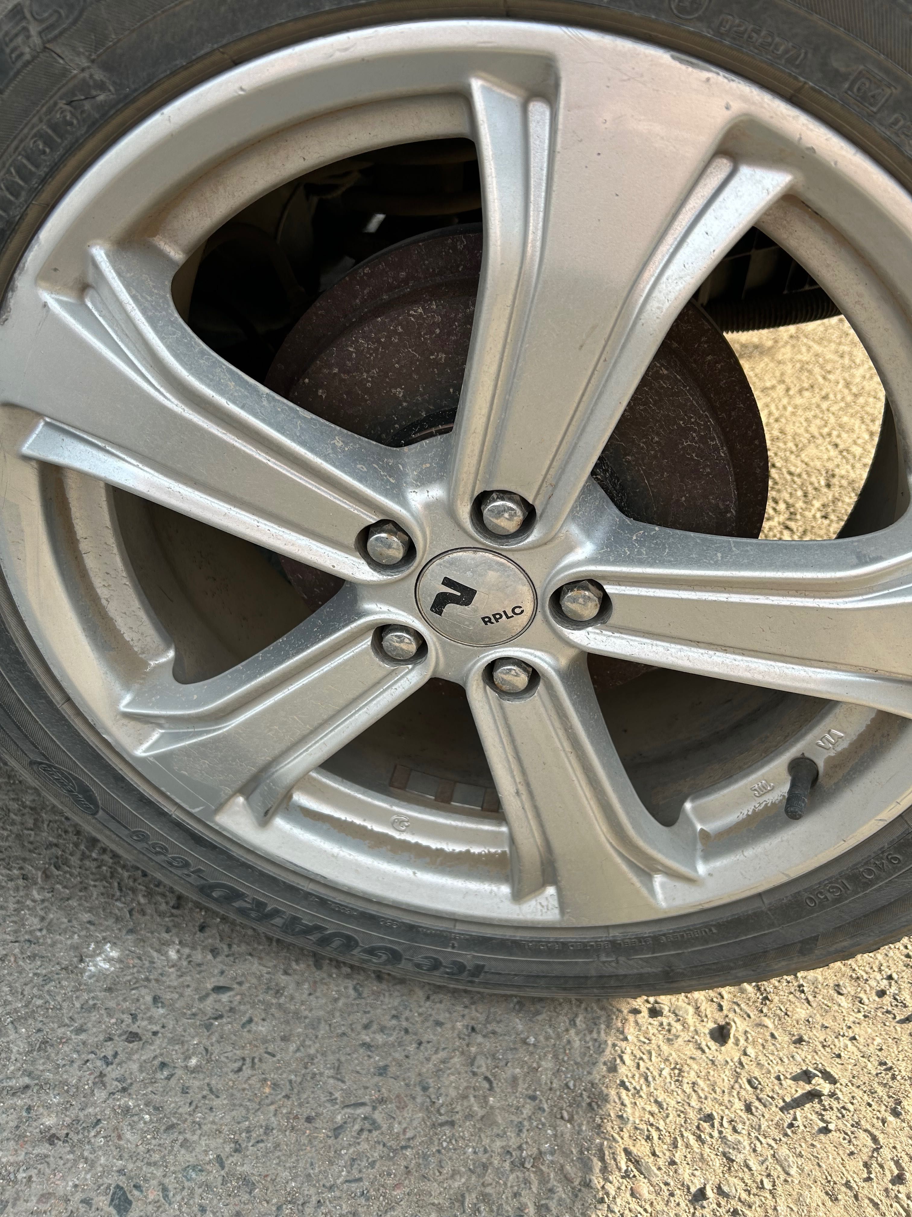 Диски r17 ,5.100 с зимними колесами дам фирма yokohama