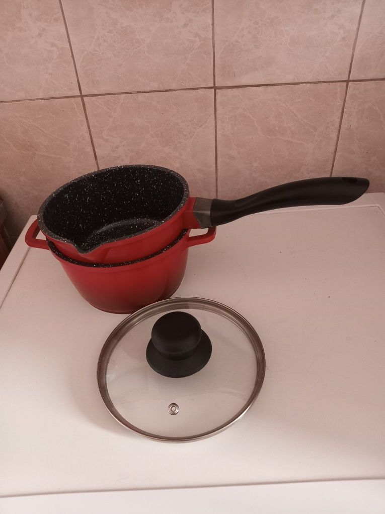 Продам новый германский набор:ковш + кастрюля 1,3 литра каждый