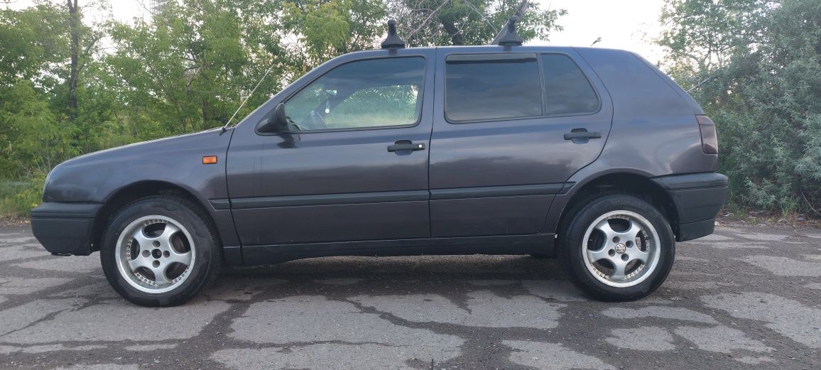 Volkswagen  Golf 3