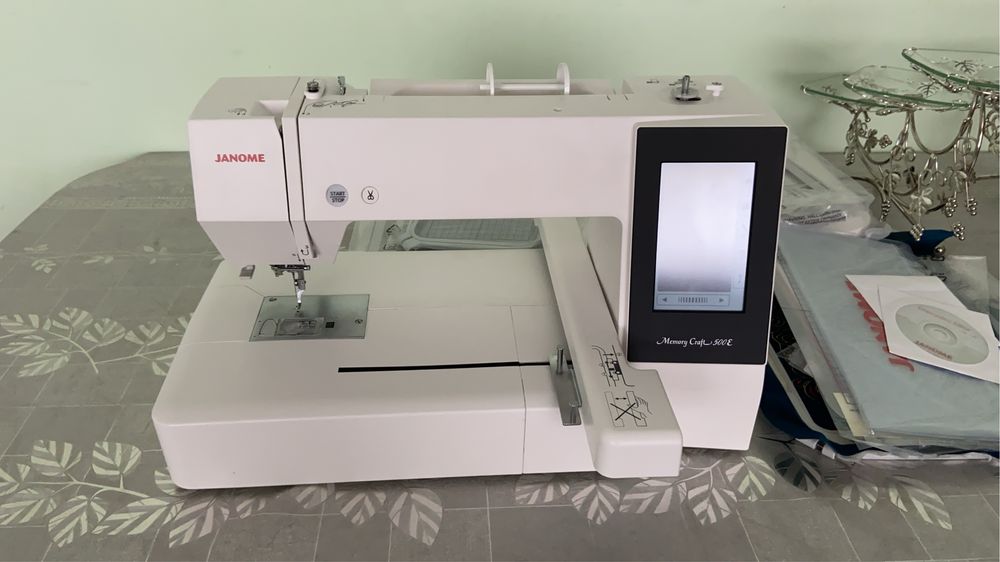Вышивальная машинка Janome memory craft500e