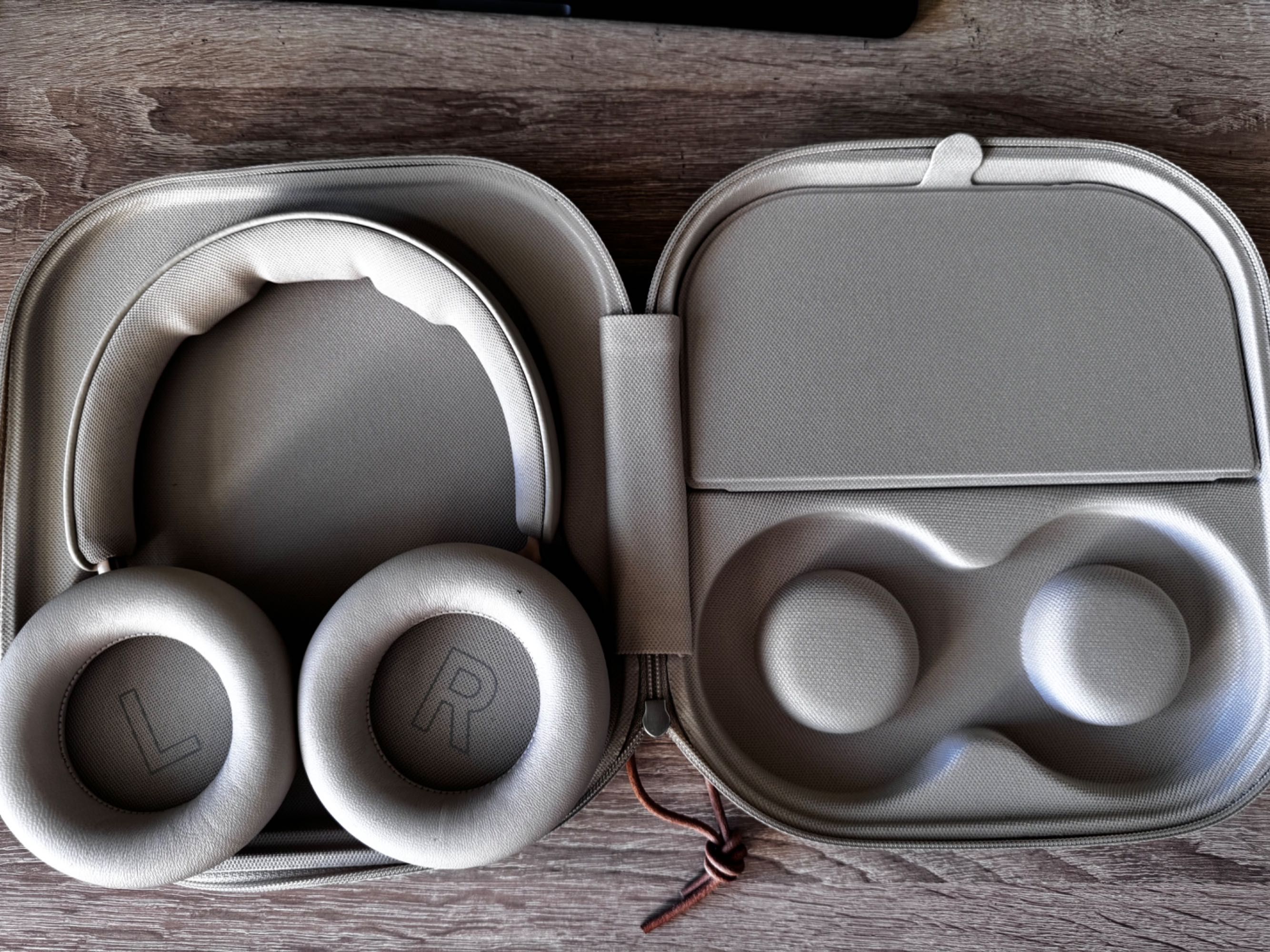 Bang & Olufsen Beoplay HX