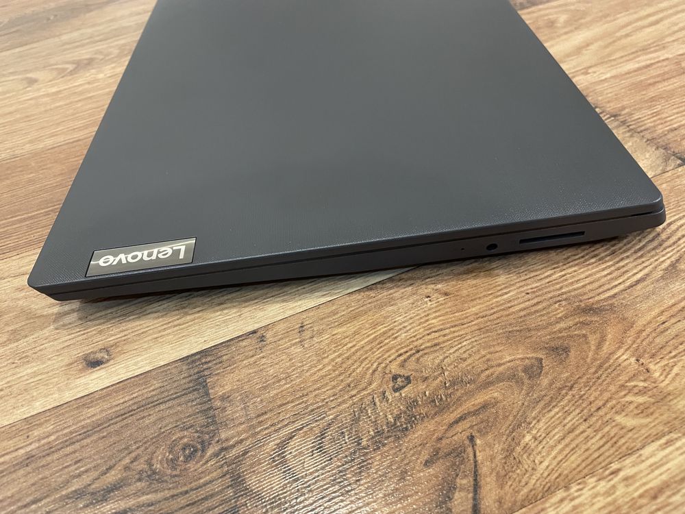 Ноутбук Lenovo v15 ssd 256gb новый