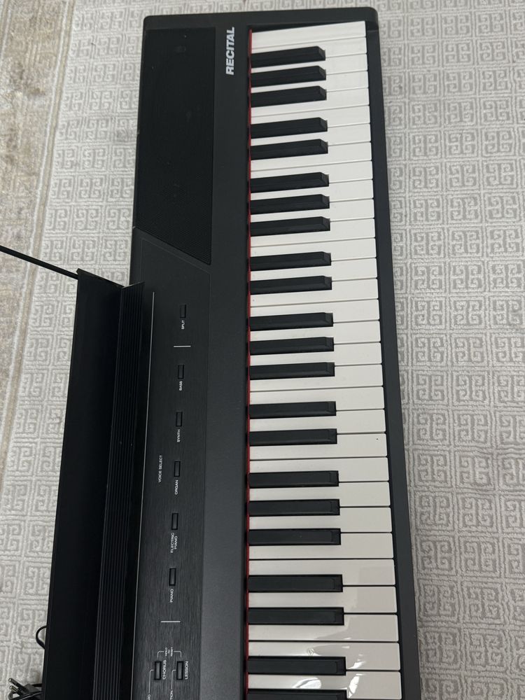 Продается цифровое пианино Alesis recital в отличном состоянии