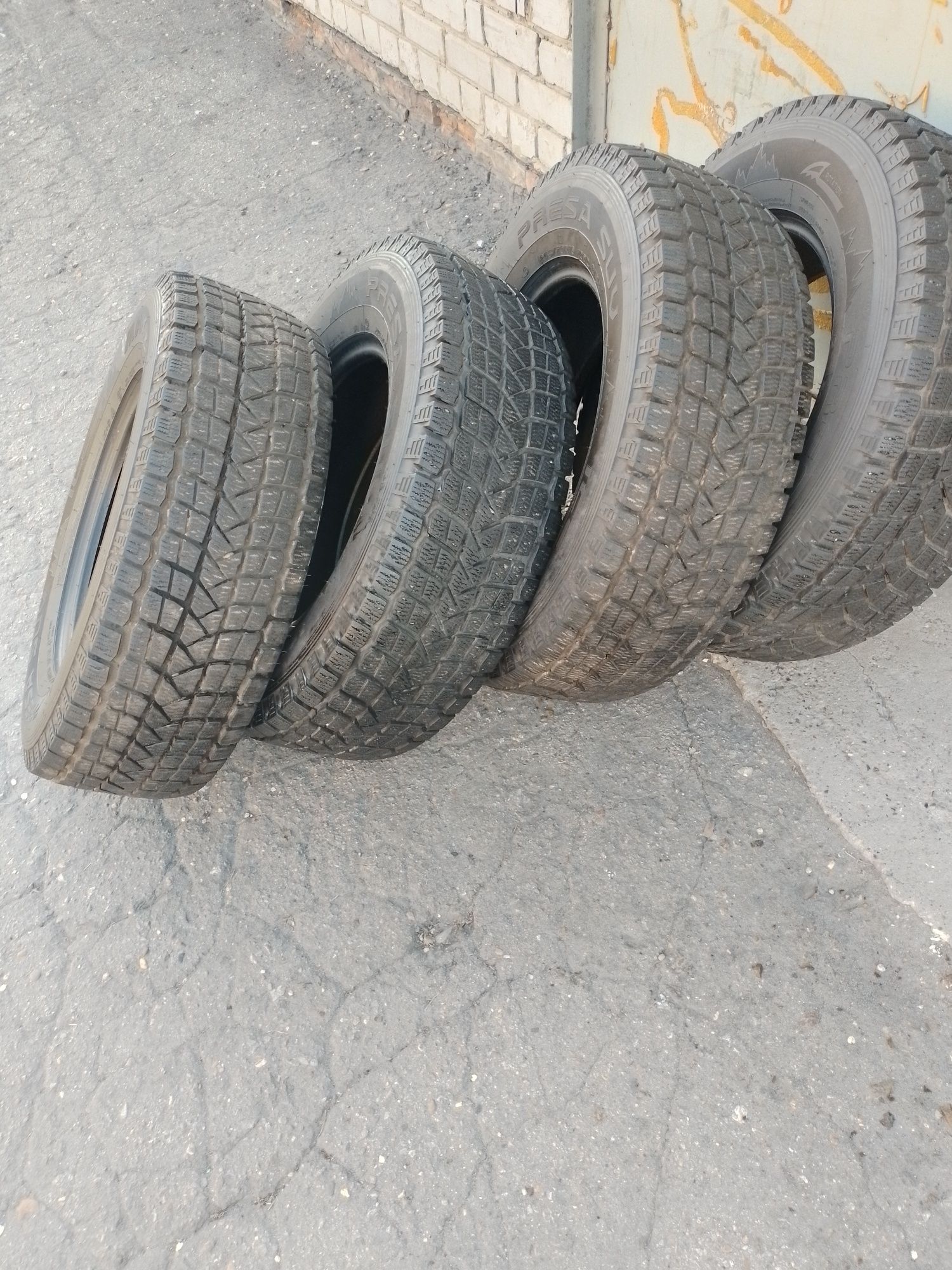 245/70/16 продам легковые шины