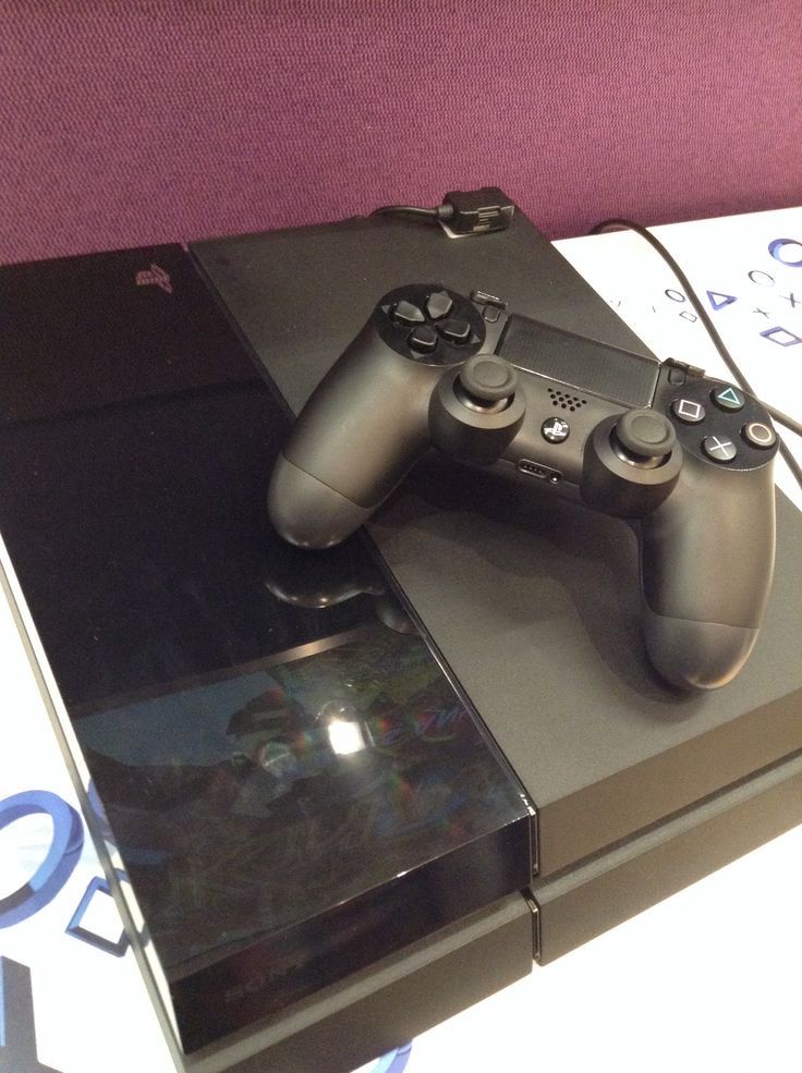 Продам Playstation 4 classic / fat
