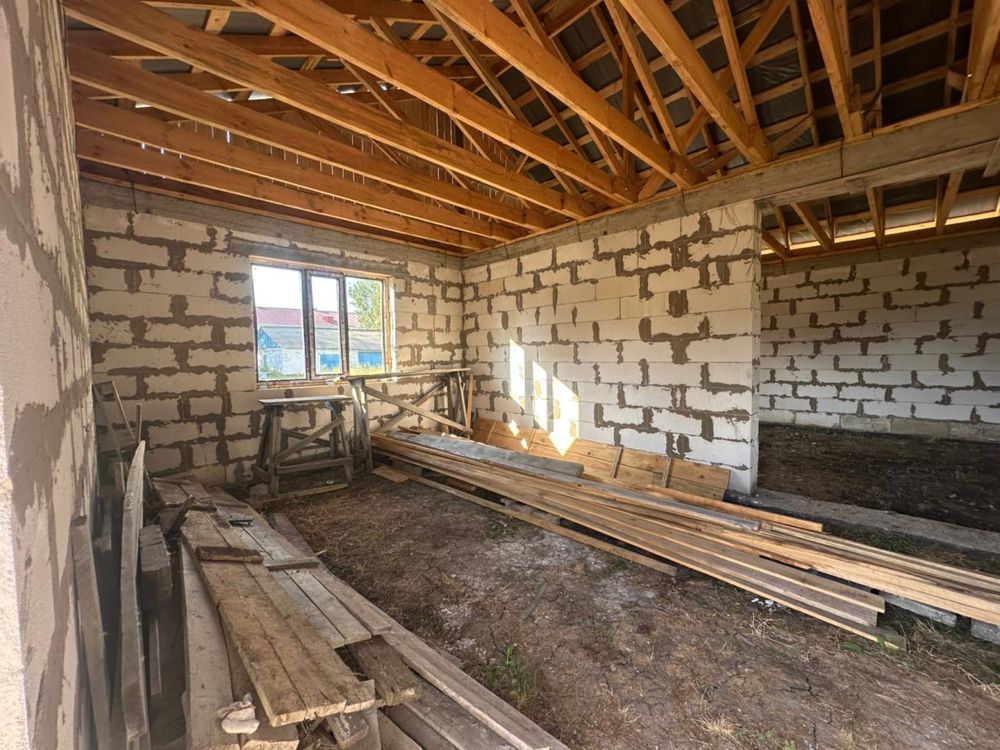 Продам не достроенный дом