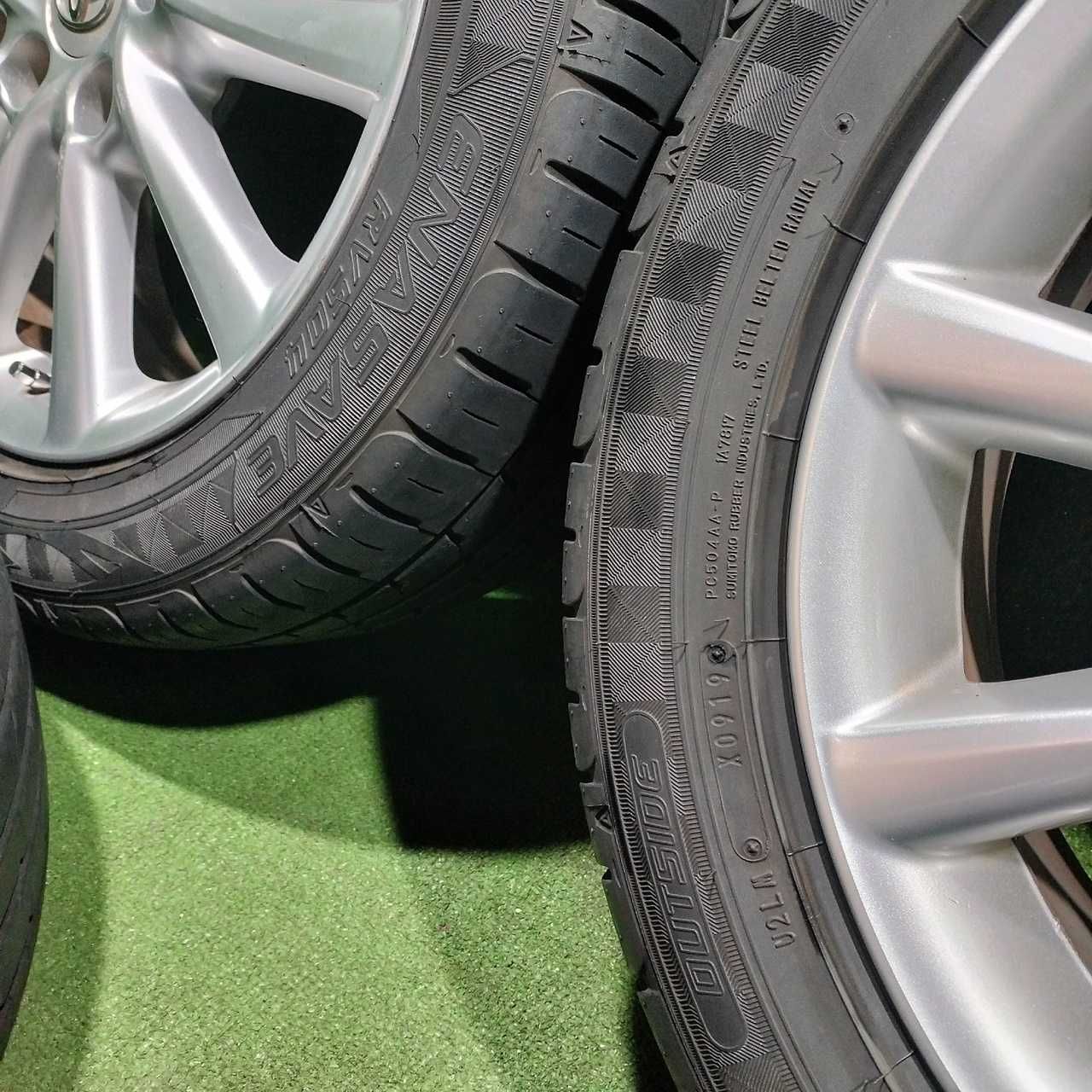 Продам Диск с шинами Dunlop RV504 Estima рестайлинг 215/55 R17 летний