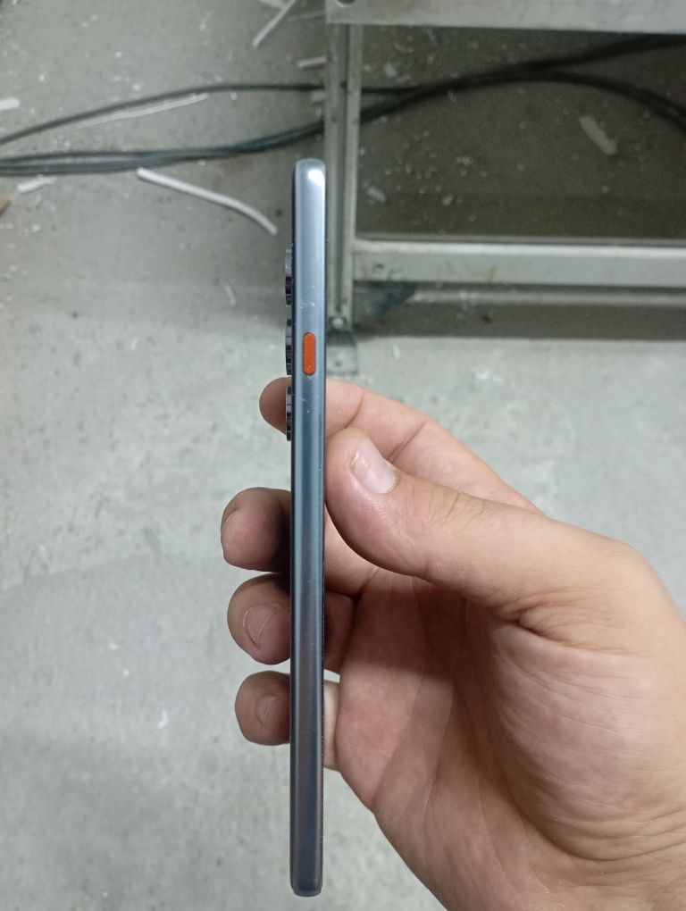 Продам телефон Tecno camon5