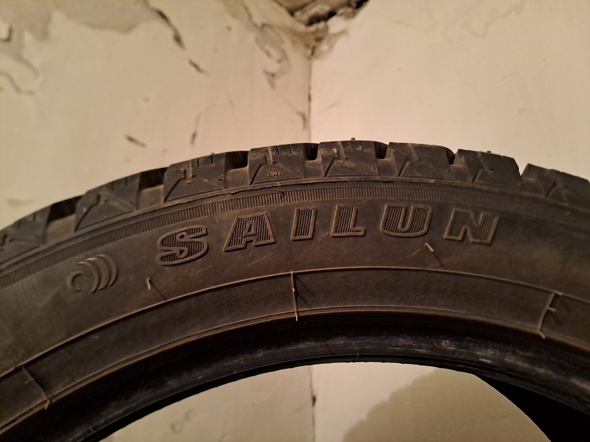 Продам шины с шипами от Palisade