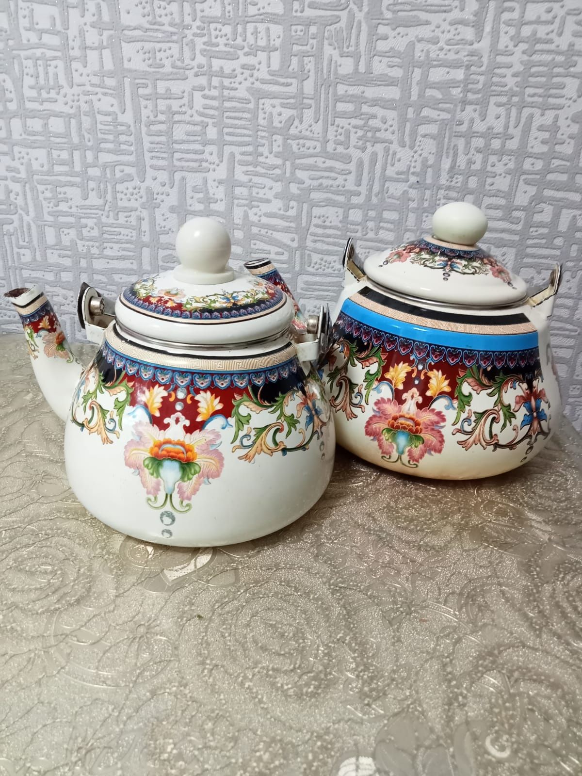 Срочно продам 2 чайника по 1000