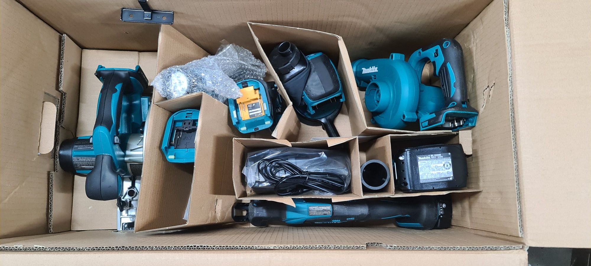 Продам набор электроинструмента Makita 18V макита