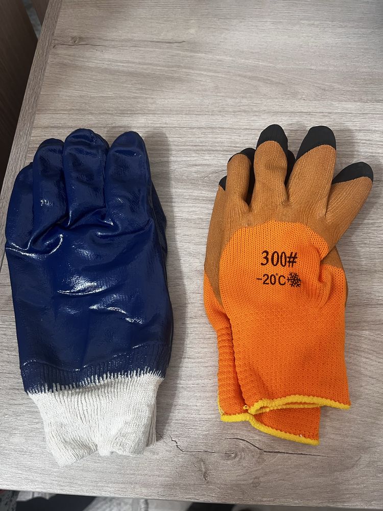 Продам перчатки 90 пар