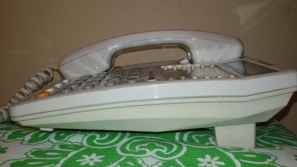 Panasonic KX-TS2365RU - проводной телефон c ЖК-дисплеем (спикерфон)
