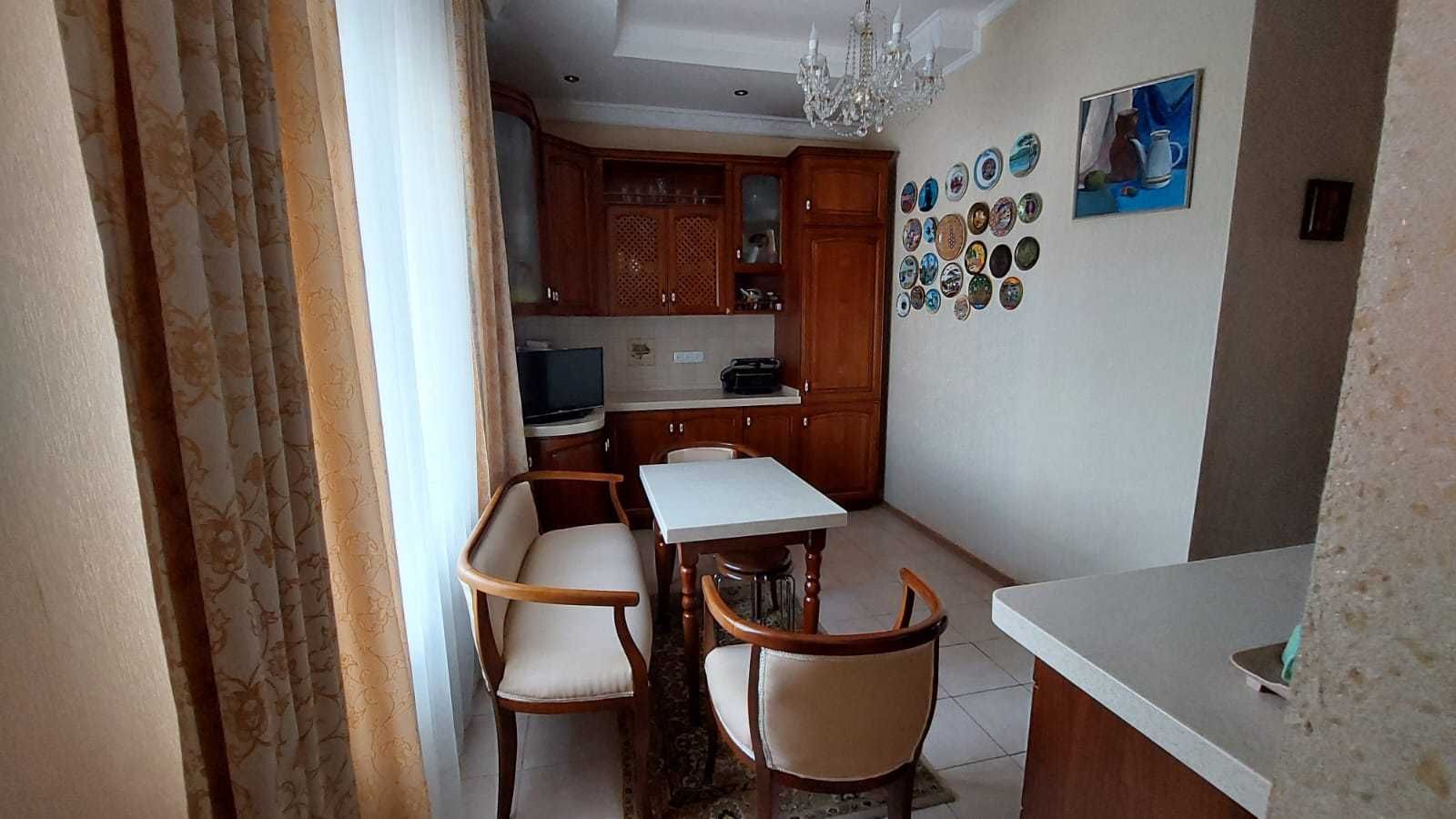 ПРОДАМ коттедж в городе