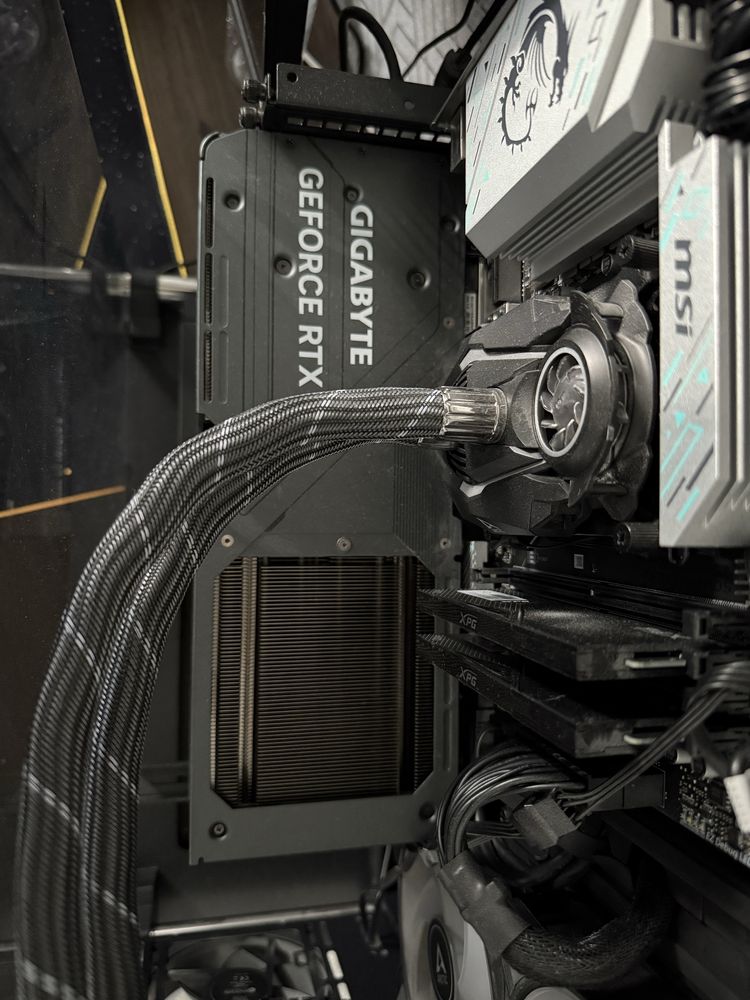 Видеокарта RTX 4070 SUPER