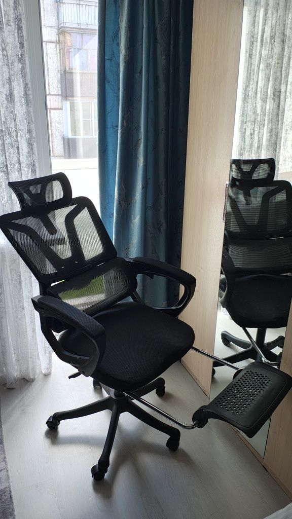 Продам компьютерное ортопедическое кресло