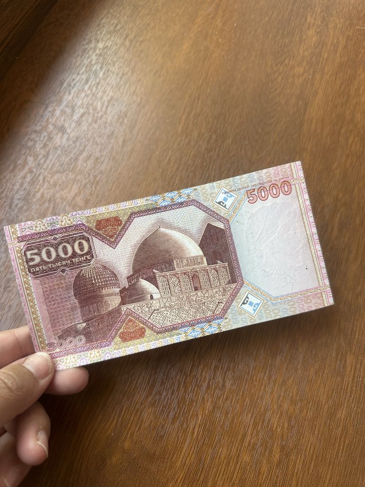 Продаю юбилейную купюру 5000 тг 2001 года
